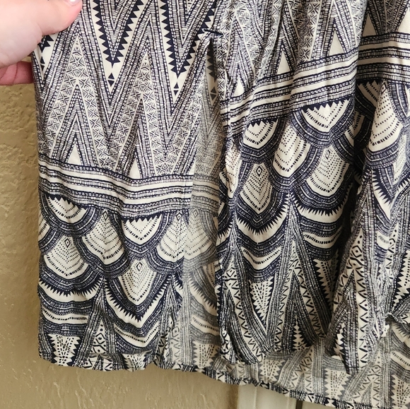 H&M- Geometric Dress - Picture 5 of 7